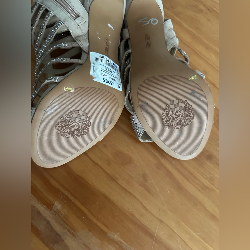 Vince Camuto Cream Heels with Cage Design size 9.5 - Picture 8 of 14
